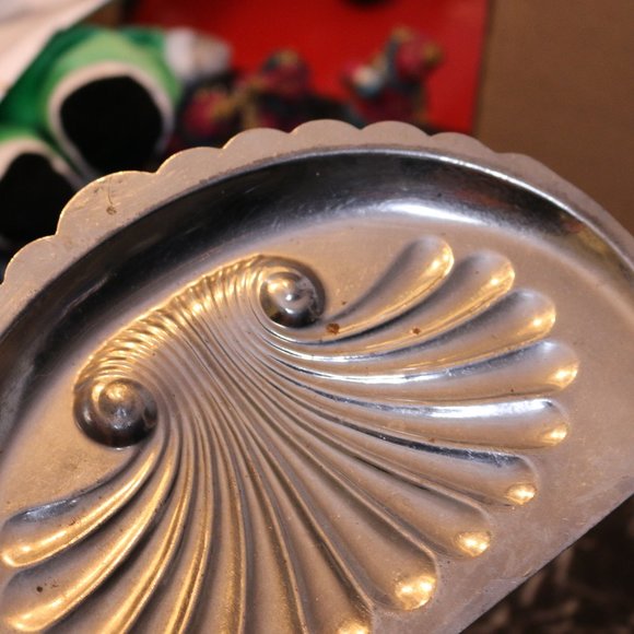 Vintage Crumb Tray and Scraper Shell model vtg rare to find Metal Rare - Picture 11 of 11
